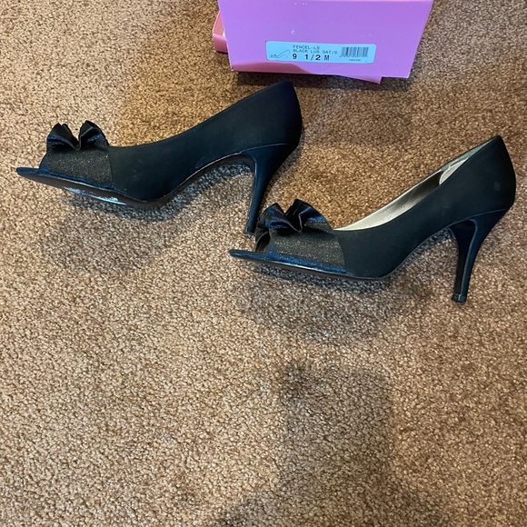 Nina dress heals - Picture 3 of 3